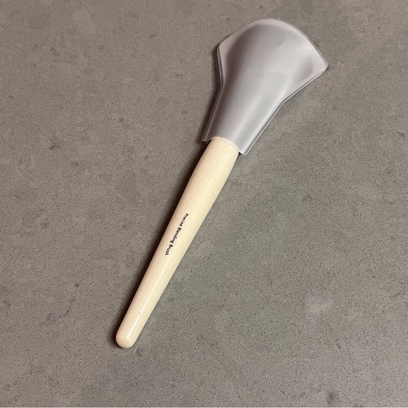 Bobbi Brown PRECISE BLENDING BRUSH - Picture 6 of 6